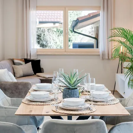 Fenjoy: Ferienapartment Mit Terrasse / Zentral / Bbq Appartamento